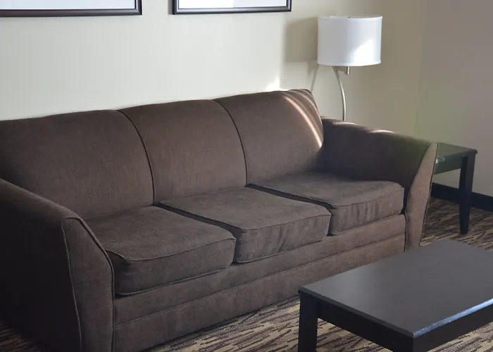 Roosevelt Inn & Suites