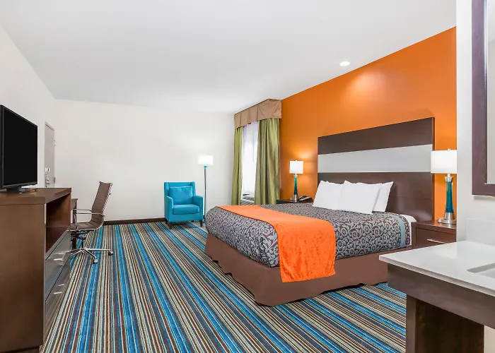 Days Inn & Suites By Wyndham Katy