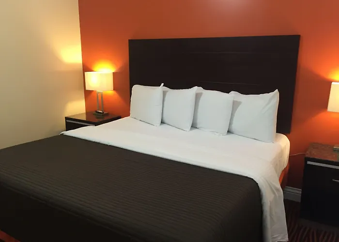 Motel: Convention Center Inn & Suites