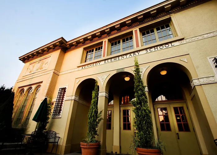 3 star hotels Mcmenamins Kennedy School