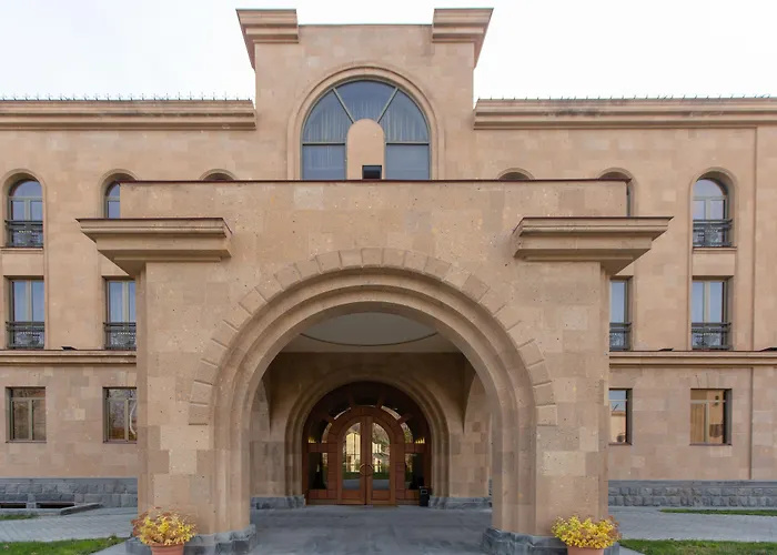 Luxury hotel only: Latar Hotel Complex