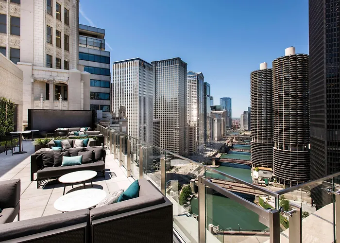 Beach hotel: Londonhouse Chicago, Curio Collection By Hilton