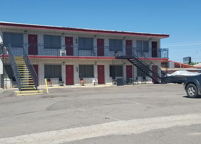 Motel: Cozy Inn