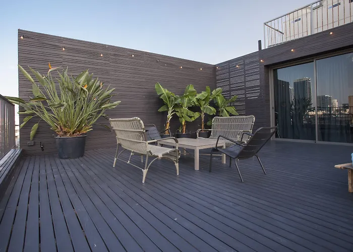 Family Hotel: Florentin House - By Homy