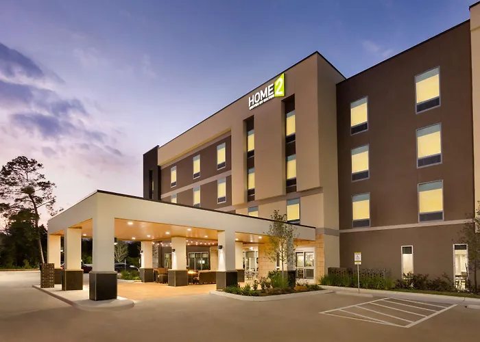 Hotel with pool: Home2 Suites By Hilton Shenandoah The Woodlands