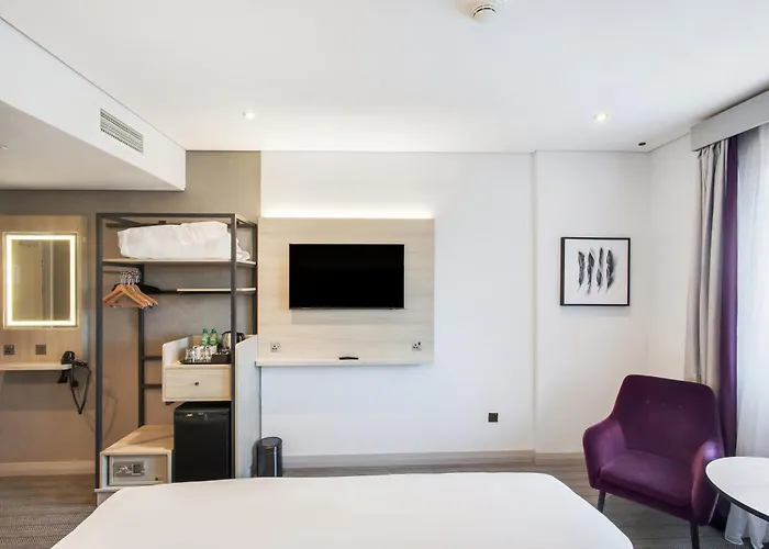 Hotel Jacuzzi: Premier Inn Dubai International Airport - An Emirates Group Company