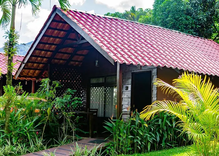 La Fortuna Waterfall Bungalows