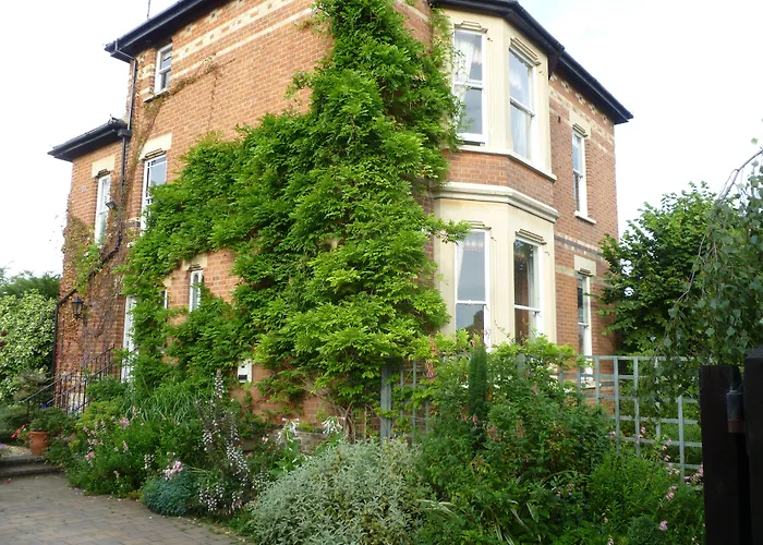Hotels With Four Stars Laurel House