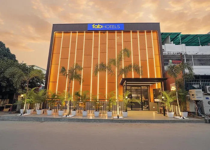 3 star hotels Fabhotel Yellow Courtyard