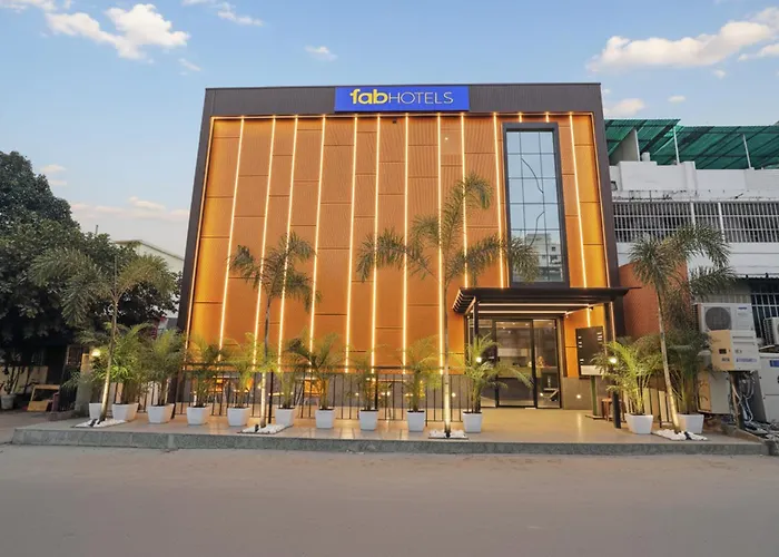 3 star hotels Fabhotel Yellow Courtyard