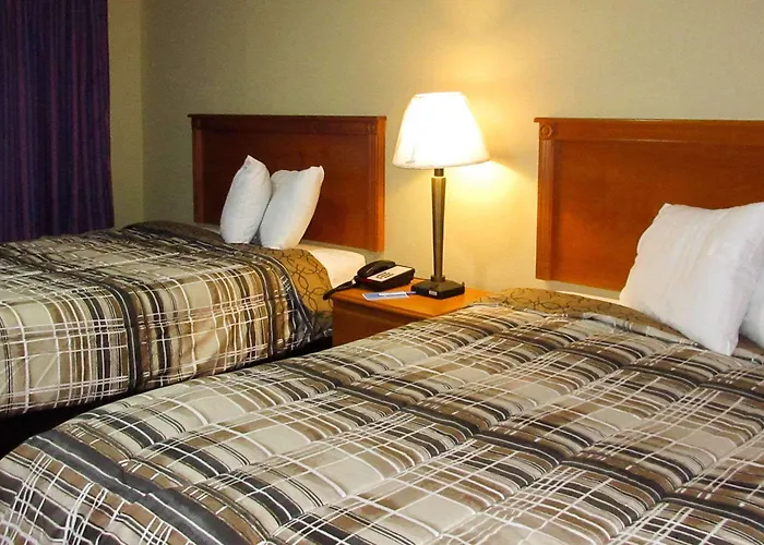 Hotel near College: Rodeway Inn Murfreesboro Downtown
