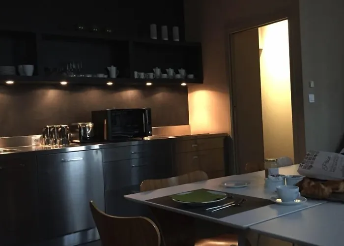 Airport Hotel: Les 4 Etoiles