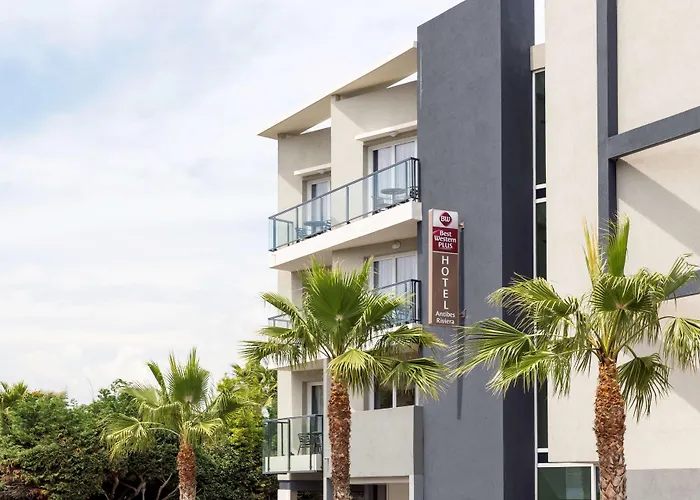 In Luxury hotels Best Western Plus Antibes Riviera