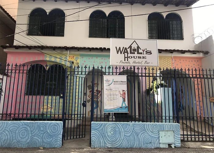 Wally'S House Hostel