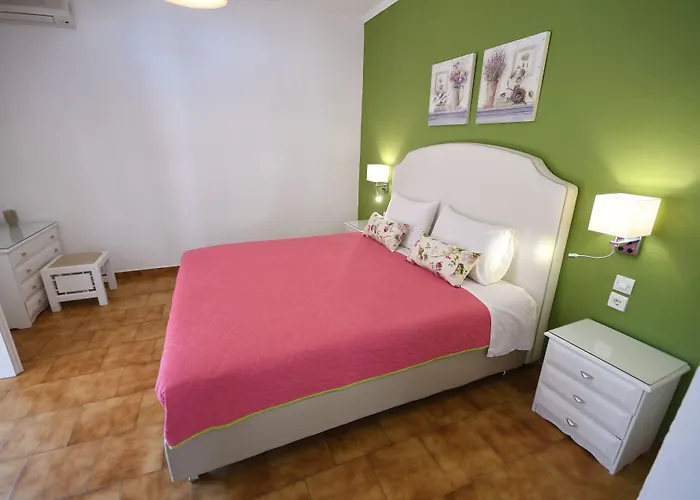 Angels Pool Studios And Apartments