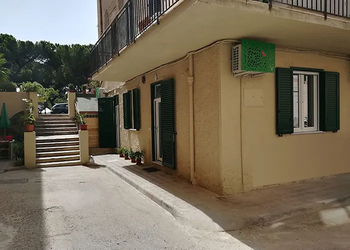 Hotel 4 stelle: Guest House B&B Via Marina