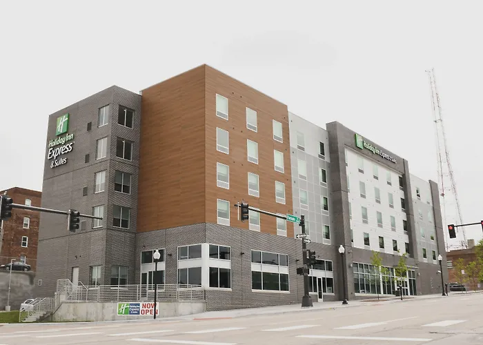 Holiday Inn Express & Suites Downtown Old Market By Ihg