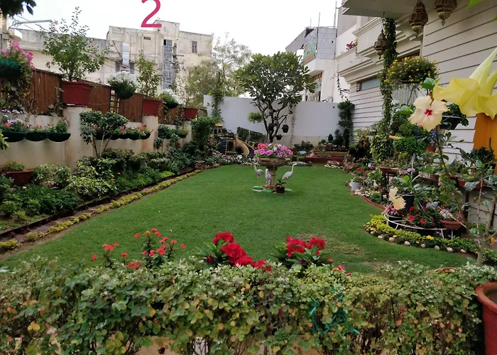 Hotel pres du College: All Seasons Heritage Homestay