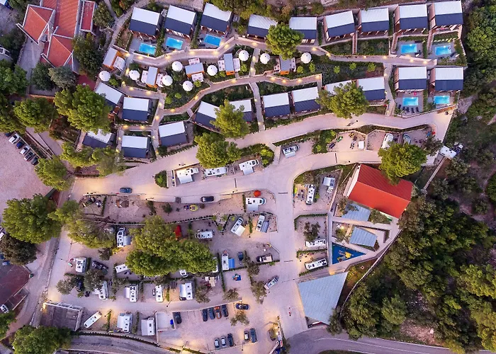 : Medora Orbis Mobile Homes & Glamping