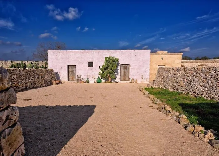 Hotel Con Piscina Masseria Conti Filo