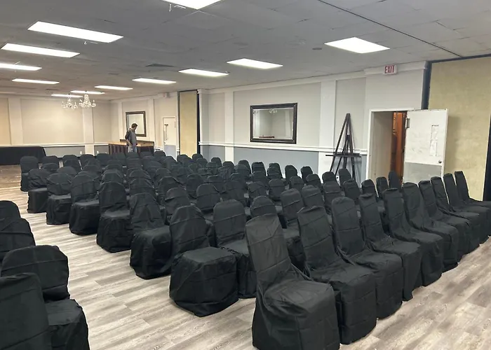 Hotel near College: The Grand Hotel Spindletop