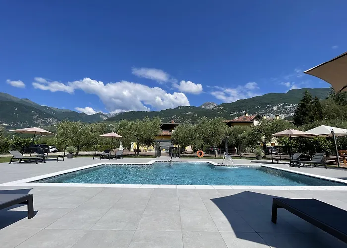 Hotel con piscina: Arcovacanze
