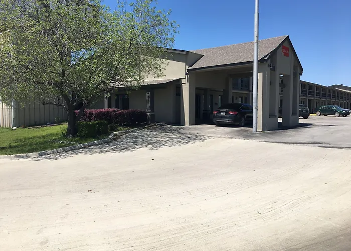 Luxury hotel only: Quest Inn Weatherford