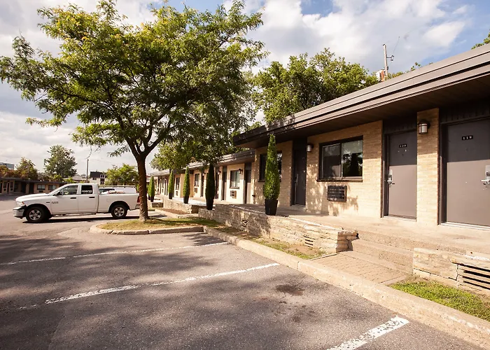 Cheap hotel: Motel Newstar Laval