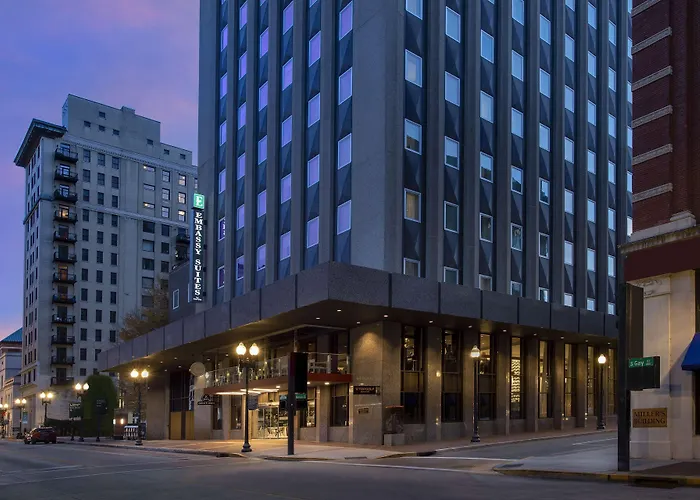 Сity center hotels Embassy Suites By Hilton Knoxville Downtown