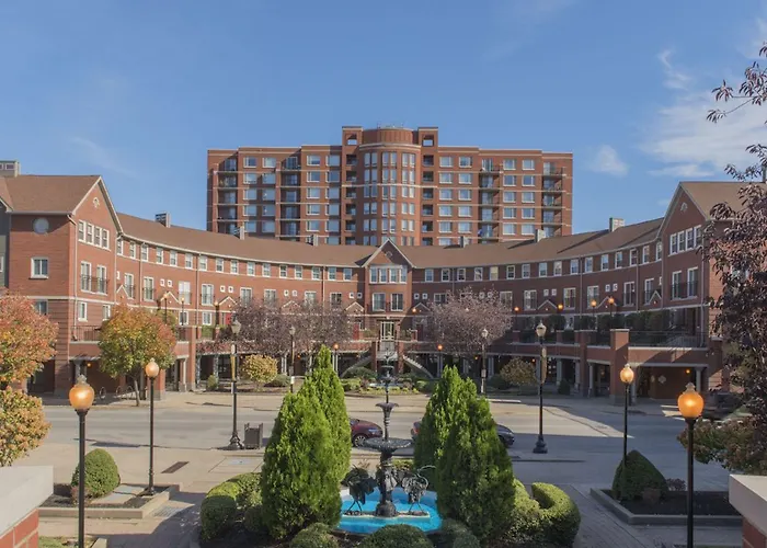 Luxury hotel only: Kasa Downtown Louisville