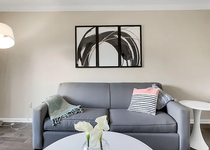 Luxury hotel only: Kasa Downtown Louisville