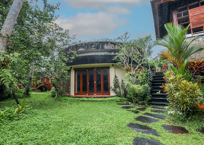 Hotels with pool Uma Dawa And Spa
