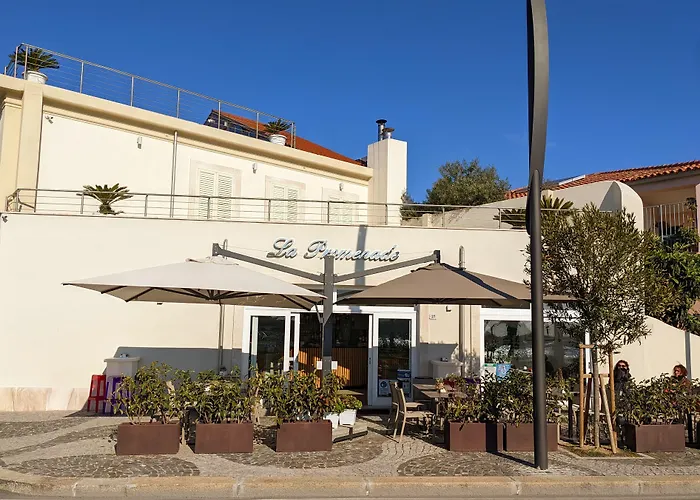 Hotel all'aeroporto: La Promenade Rooms & Suites