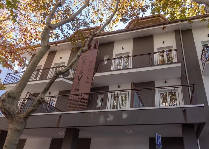  Apartments Crisvan