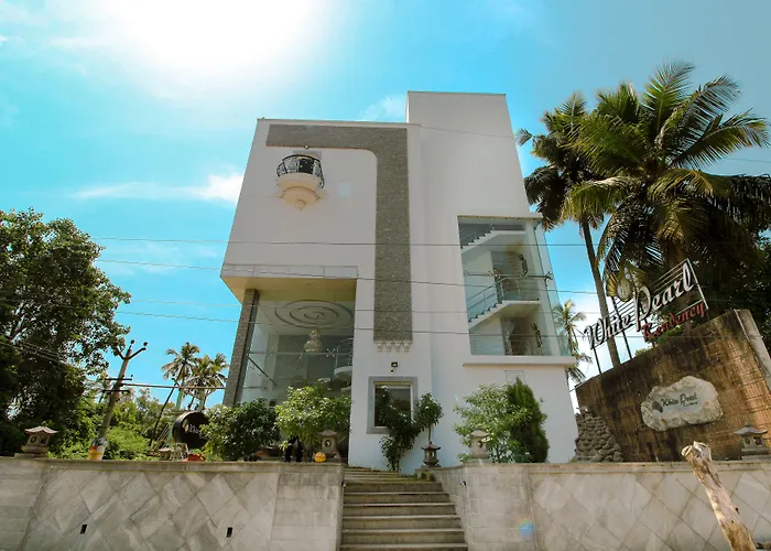 Airport Hotel: White Pearl Residency