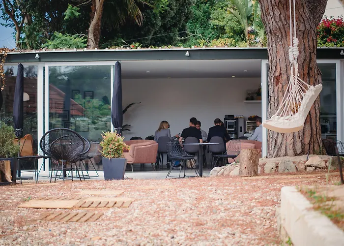 Resort: A House In Estoril - Adults Only