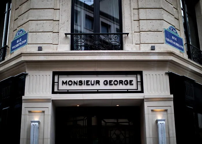Kid friendly hotel Monsieur George & Spa - Champs-Elysees