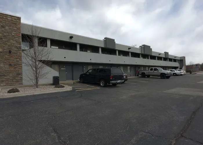 Cheap hotel: Rodeway Inn Portage