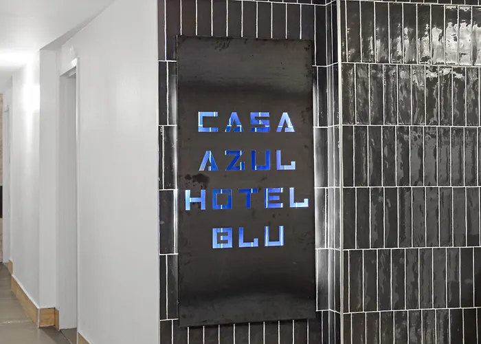 Airport Hotel: Casa Azul Hotel Blu-Ubs Arena