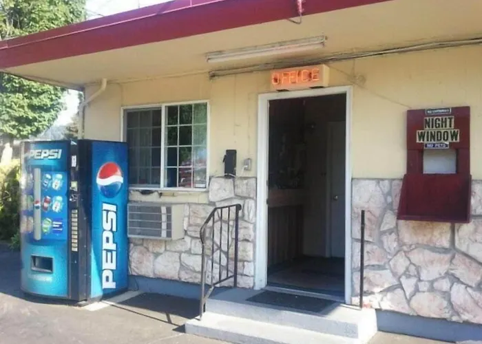 Motels Aaron