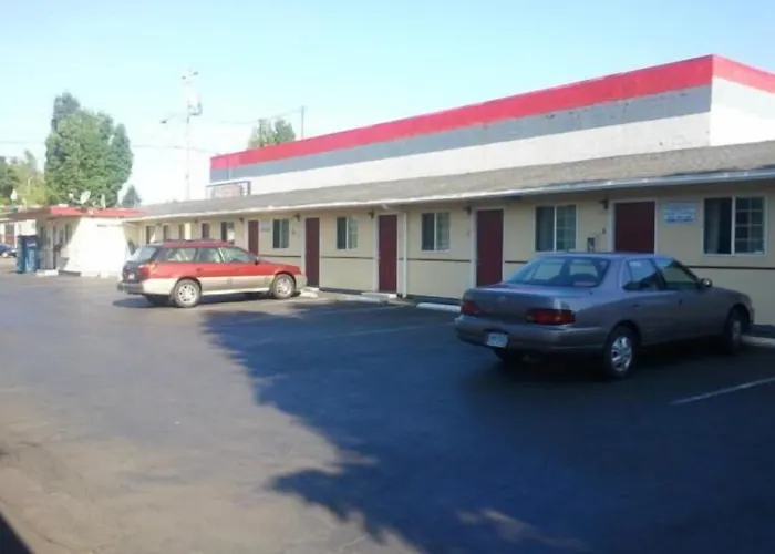 Motels Aaron