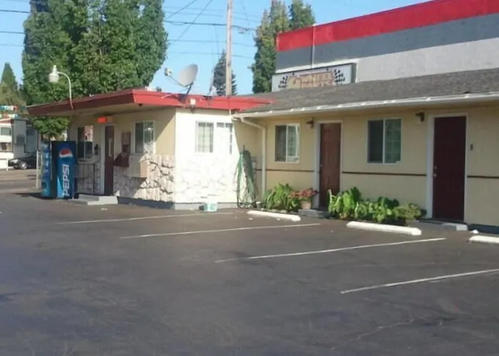 Motels Aaron