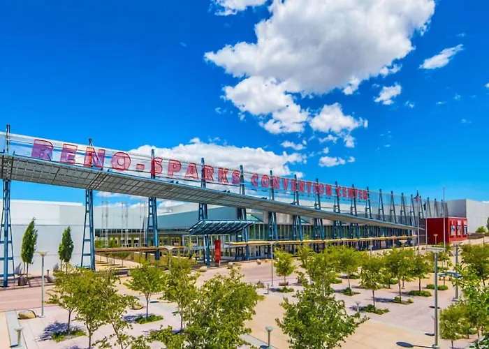 Airport Hotel: Reno Suites Hotel