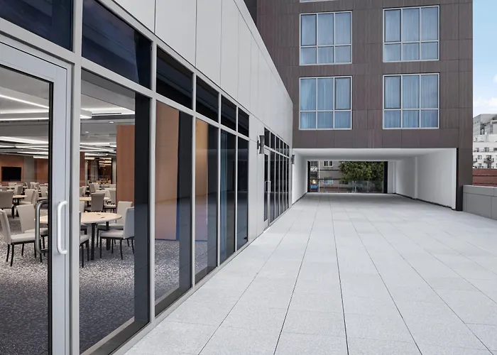 Four Points By Sheraton Flushing