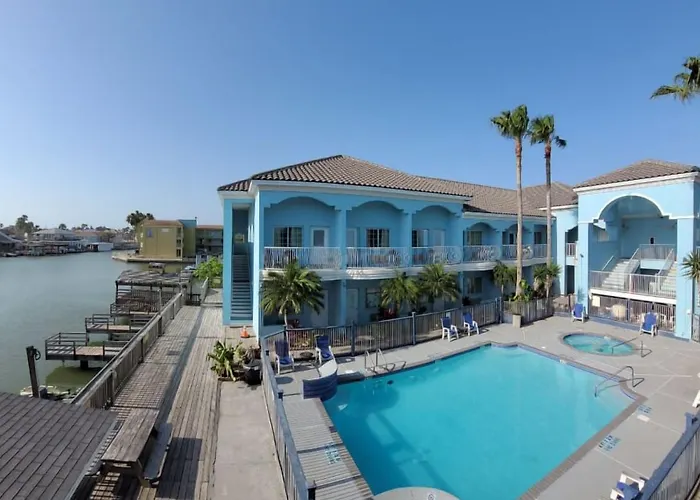 Family Hotel: Casa Bella Hotel And Suites