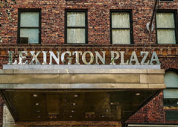 Lexington Plaza Hotel