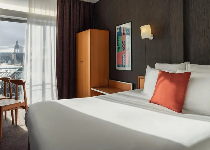 Cheap hotel: Hotel Des Lices, Rennes Centre