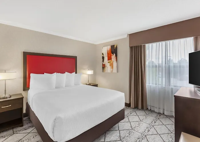 3 star hotel: Best Western Plus Rose City Suites