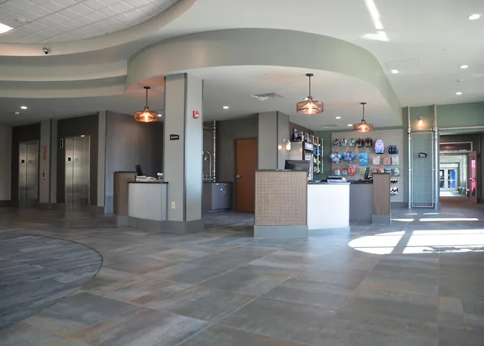 Beach hotel: Grand Harbor Resort And Waterpark