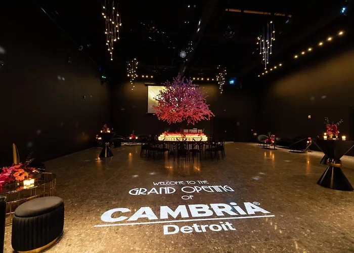 Cheap hotel: Cambria Hotel Detroit Downtown